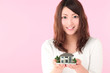 Photo: 若い女性、住宅イメージ 若い女性、住宅イメージ