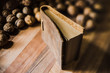 Walnüsse und ein Buch