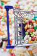 Photo: Einkaufswagen mit Tabletten und Medikamenten Einkaufswagen mit Tabletten und Medikamenten