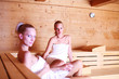 junge Frauen in der Sauna