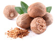 Foto: Nutmeg with leaves. Nutmeg with leaves.