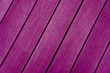 Diagonale violette Holzbretter