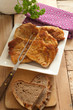Schnitzel mit Brot