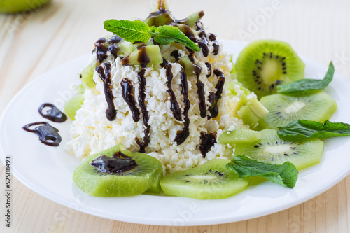 Photo: milk cheese with kiwi milk cheese with kiwi