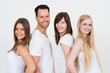 Foto: Gruppe fröhlicher, junger Menschen Gruppe fröhlicher, junger Menschen