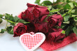 rote Rosen mit Herz