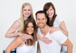 Foto: Gruppe fröhlicher, junger Menschen Gruppe fröhlicher, junger Menschen