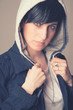 JEUNE FEMME SPORT CAPUCHE