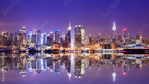 Fototapeta Manhattan Skyline with Reflections