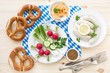 Oktoberfest: Weißwurst, Obatzda und Brezeln