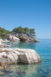 Adriaküste bei Brela an der Makarska Riviera in Kroatien