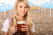 canvas print picture - Frau auf dem Oktoberfest