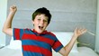 Video: Boy piercing his yellow balloon and getting a fright Boy piercing his yellow balloon and getting a fright