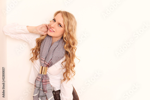 Photo: Model trägt Schal Model trägt Schal
