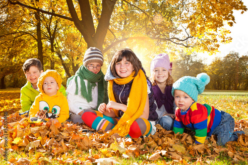 Photo: kinder im herbst kinder im herbst