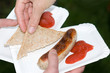 Grillwurst vom Pappteller