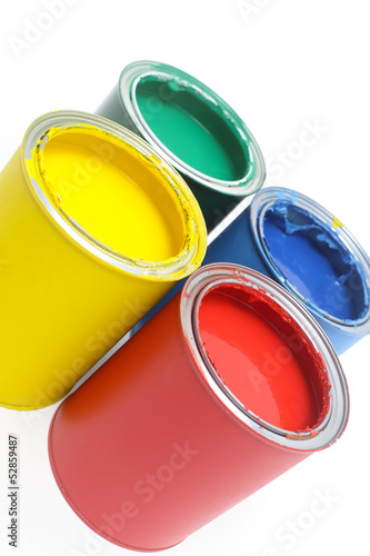 Photo: Bunte Farbeimer vor weissem Hintergrund Bunte Farbeimer vor weissem Hintergrund