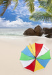 Photo: parasol sur plage paradisiaque des Seychelles parasol sur plage paradisiaque des Seychelles