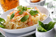 pasta farfalle con salmone e basilico
