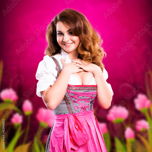 Photo: attraktive junge Frau im Dirndl attraktive junge Frau im Dirndl