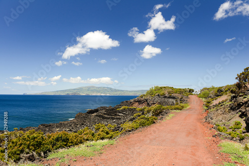 Photo: Autour des vignes de l'île du Pico aux Açores Autour des vignes de l'île du Pico aux Açores