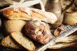 Foto: Freshly baked bread in countryside setting Freshly baked bread in countryside setting
