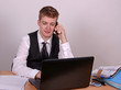 mann vor computer