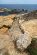 Camino rocoso hacia el mar. Cap de Creus. Costa Brava.