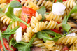 Pasta mit Rucola, Käse und Tomaten