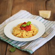 Spaghetti mit rotem Pesto