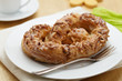 Nussbrezel