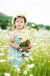 girl with daisies