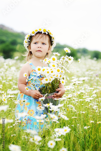 Photo: girl with daisies girl with daisies