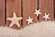 estrella de mar y madera