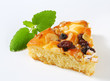 Nut sponge cake