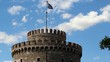 Vidéo : Weisser Turm in Thessaloniki mit griechischer Flagge Weisser Turm in Thessaloniki mit griechischer Flagge