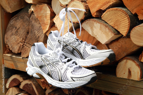 Photo: Turnschuhe am Haken Turnschuhe am Haken