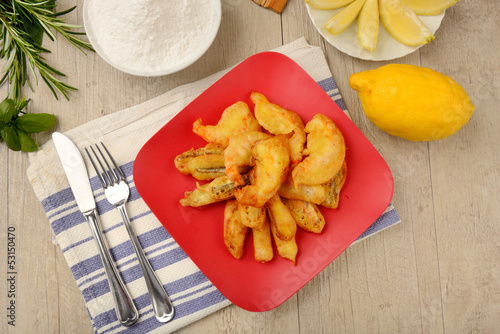Photo: Piatto di pesce fritto Piatto di pesce fritto