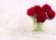 Foto: Beautiful red roses in vase Beautiful red roses in vase