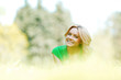 Foto: Woman lying on grass Woman lying on grass