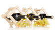 Foto: Bottles of wine placed on wooden stand isolated on white Bottles of wine placed on wooden stand isolated on white