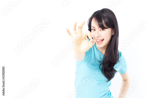 Photo: OKのジェスチャーをする女性 OKのジェスチャーをする女性