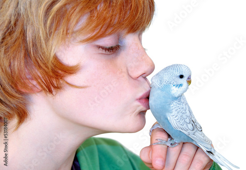Photo: Junge mit Wellensittich Junge mit Wellensittich