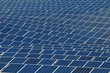Un champ de panneaux solaires en Corse