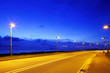Foto: Empty asphalt road at night Empty asphalt road at night