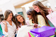 Foto: Happy shopping women Happy shopping women