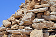 cumuli di pietre nel deserto