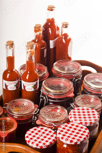 Photo: eingekochte Tomatenketchup und Chutney eingekochte Tomatenketchup und Chutney