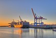 Foto: Frachtschiff im Hafen Frachtschiff im Hafen