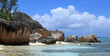 plage sauvage de rochers granitique  des seychelles